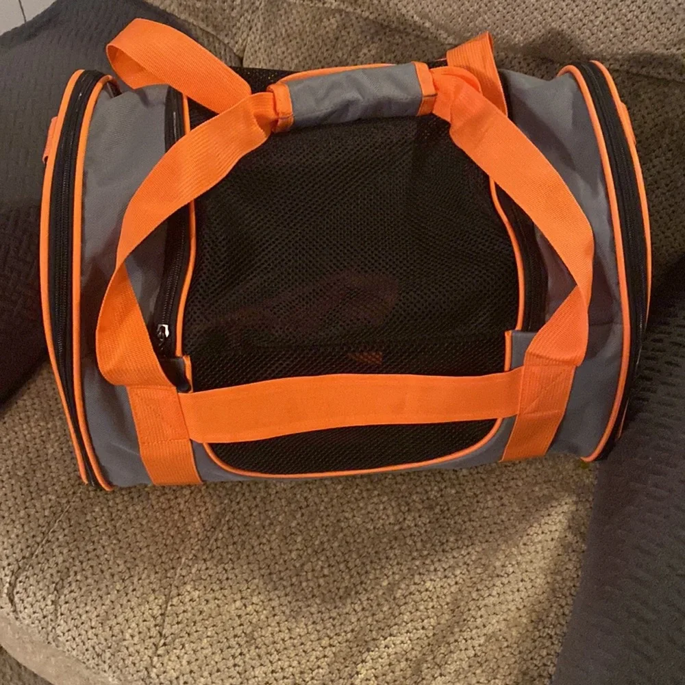 Pet carrier